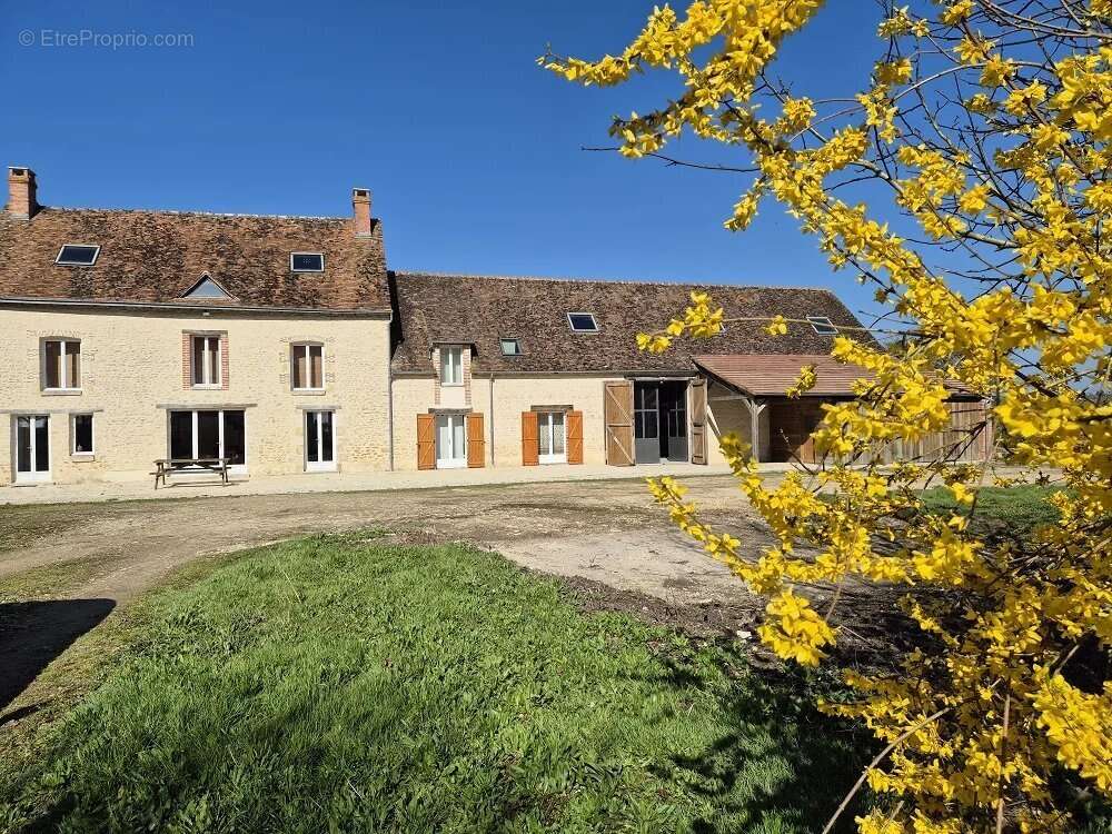 Maison à BELLEGARDE