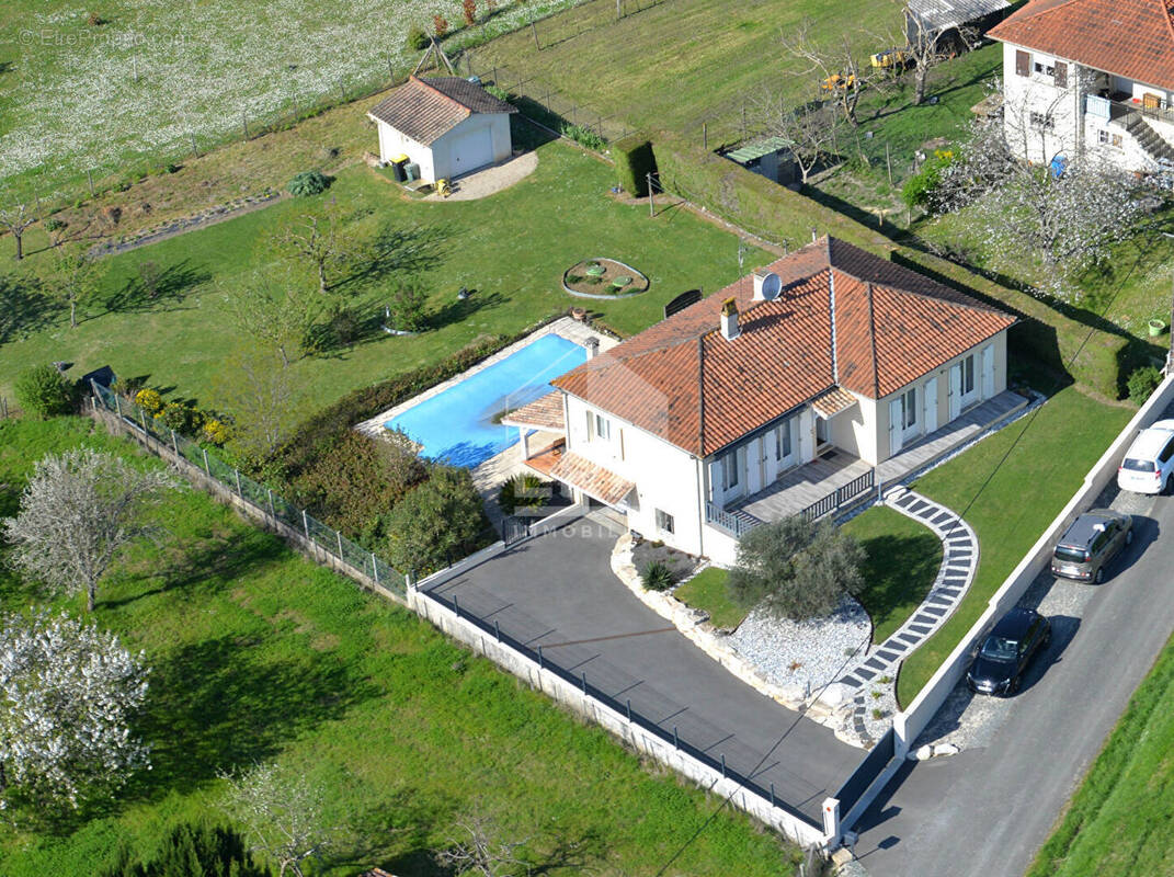 Maison à PORT-SAINTE-FOY-ET-PONCHAPT
