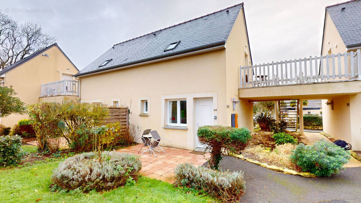 Appartement à COLLEVILLE-SUR-MER