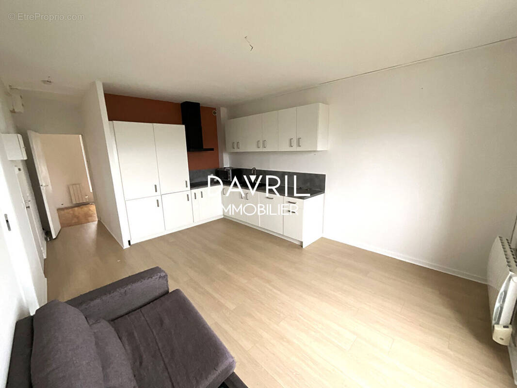 Appartement à CHANTELOUP-LES-VIGNES