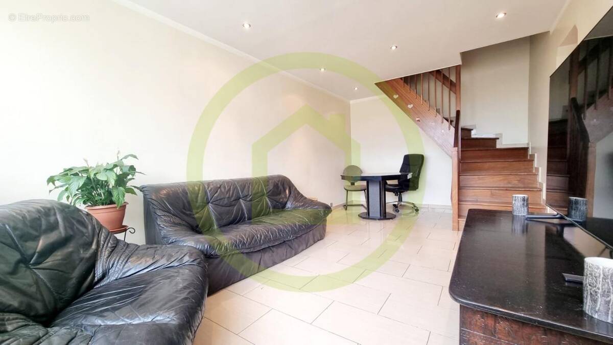 Appartement à SAINT-GRATIEN
