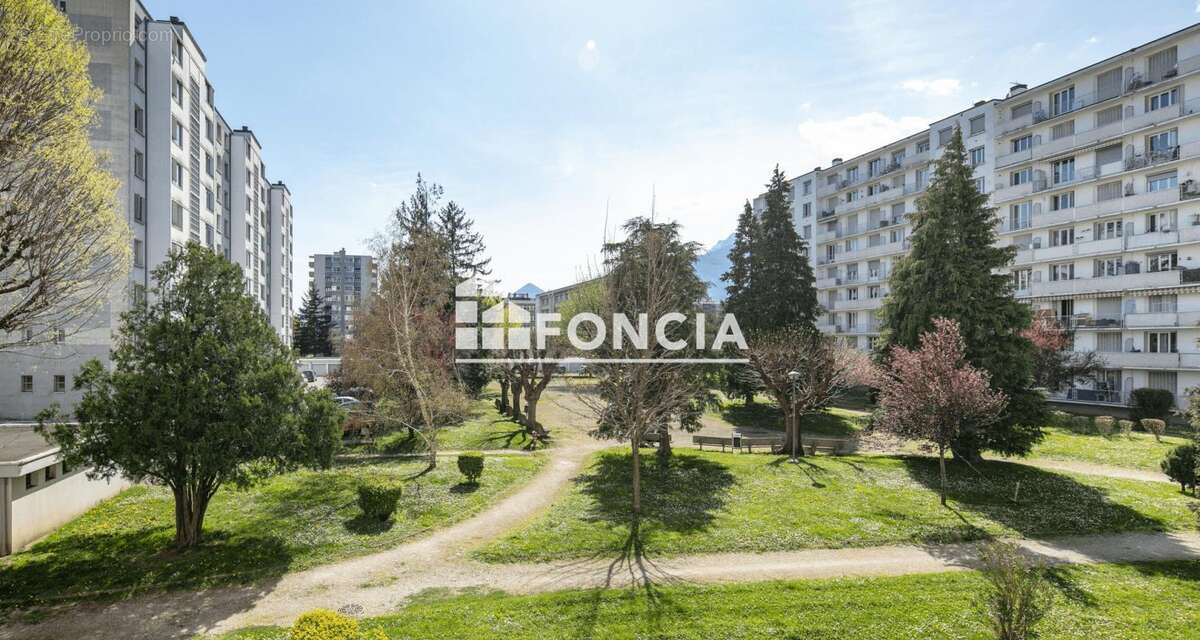 Appartement à LE PONT-DE-CLAIX
