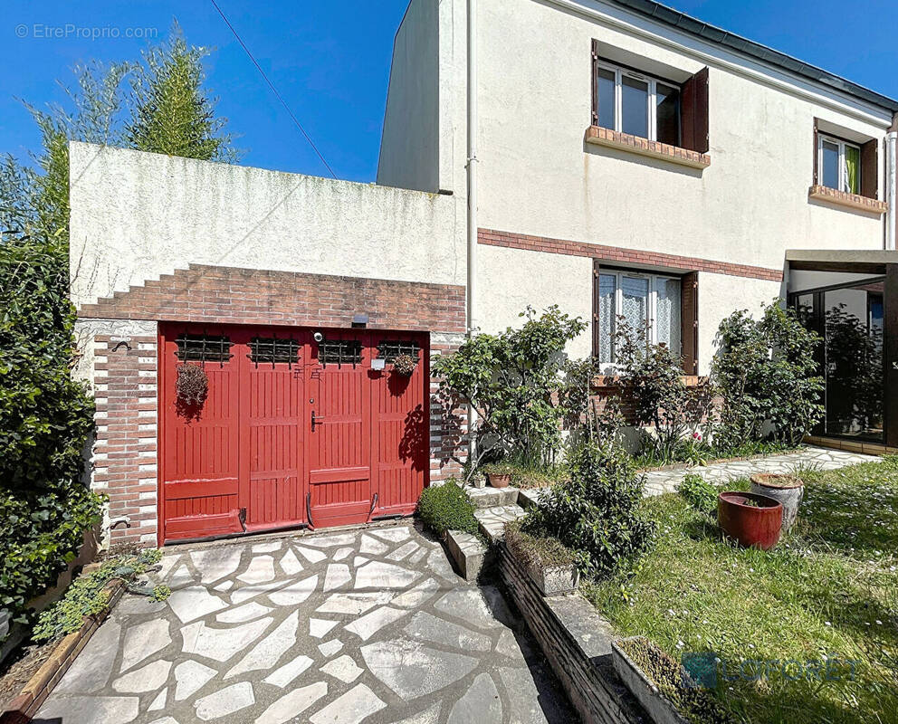 Maison à SAINT-GERMAIN-LES-ARPAJON