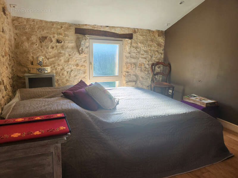 Maison à BLANQUEFORT-SUR-BRIOLANCE