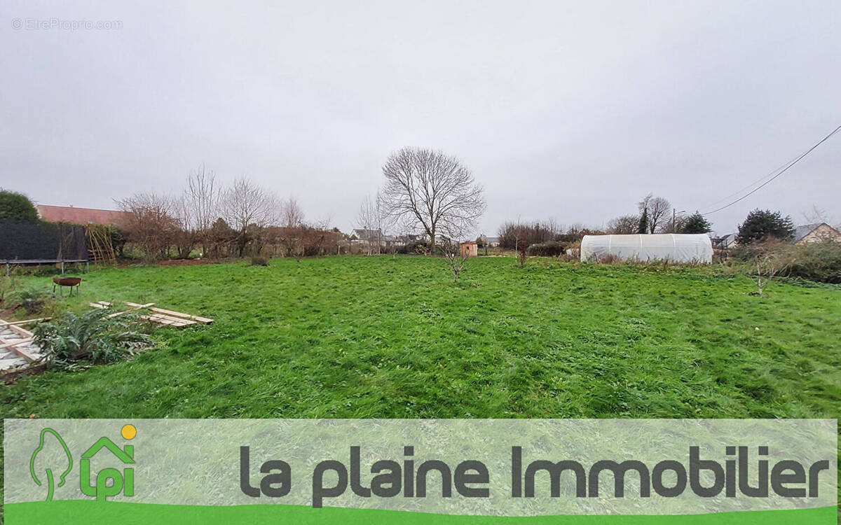 Terrain à BRETTEVILLE-SUR-LAIZE
