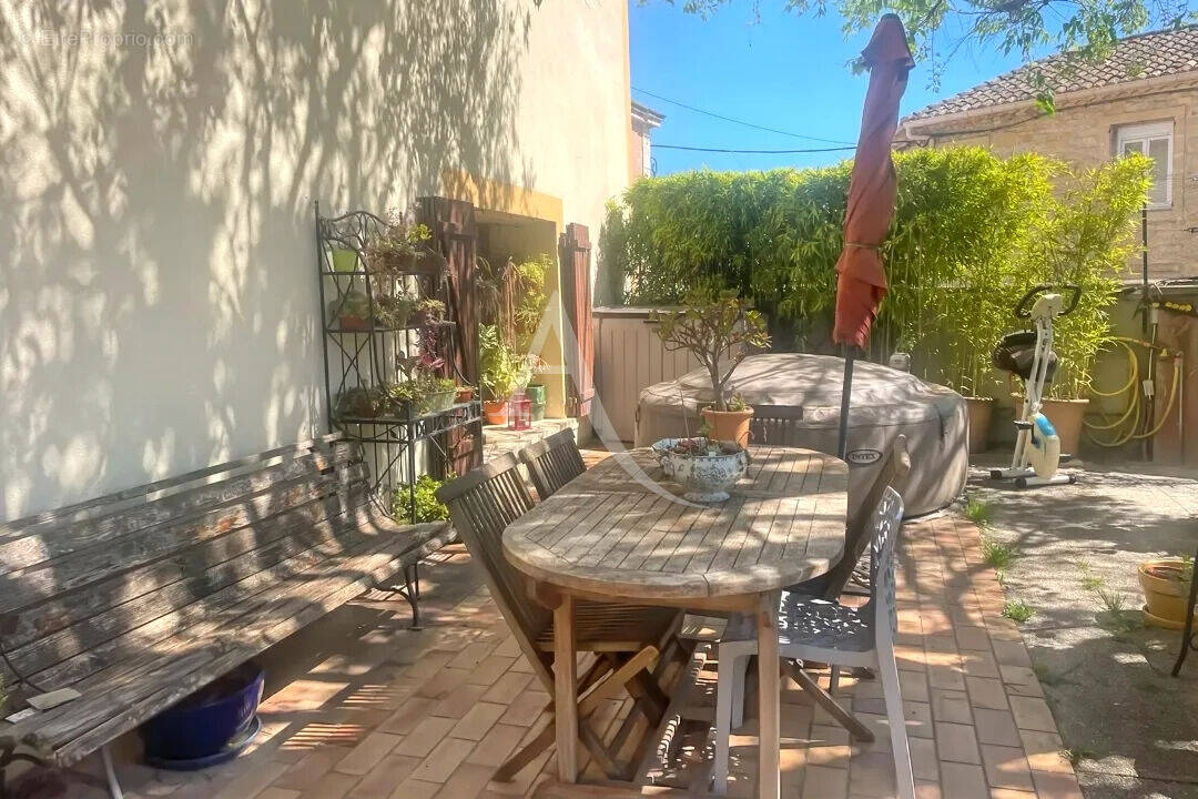 Maison à UCHAUD