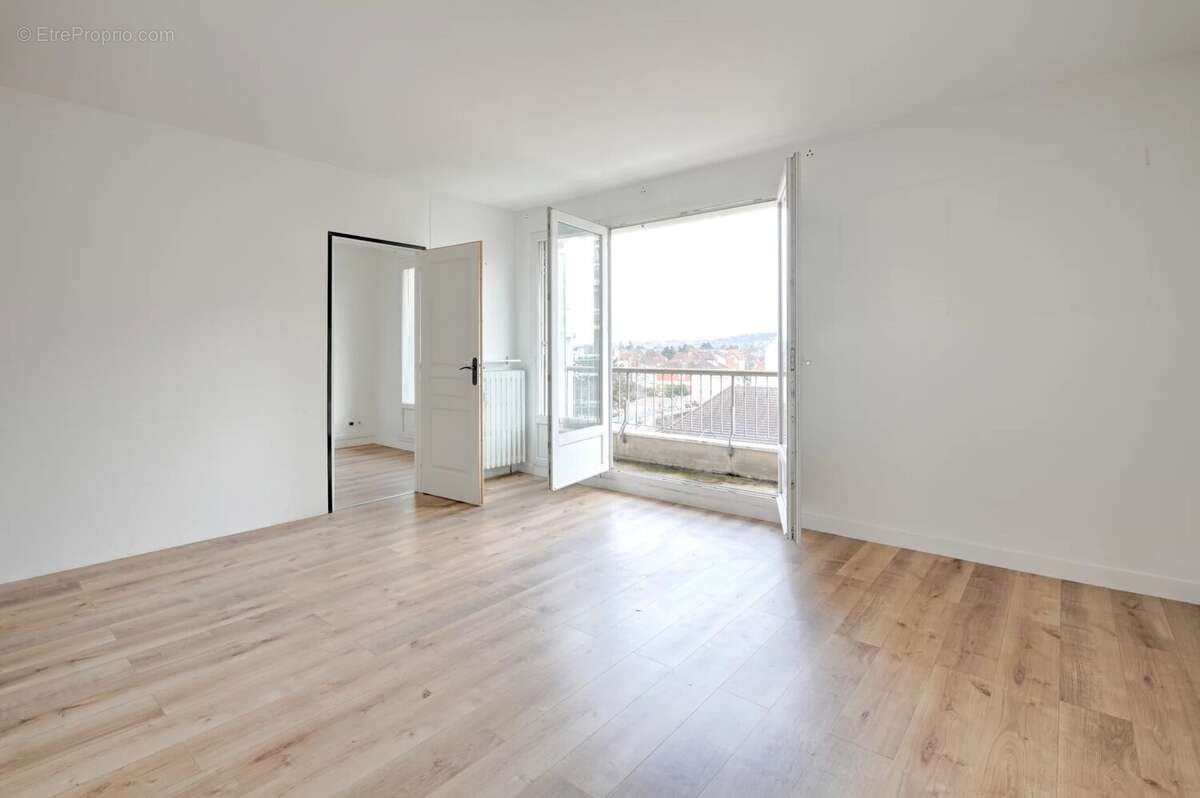 Appartement à SAINT-MAUR-DES-FOSSES