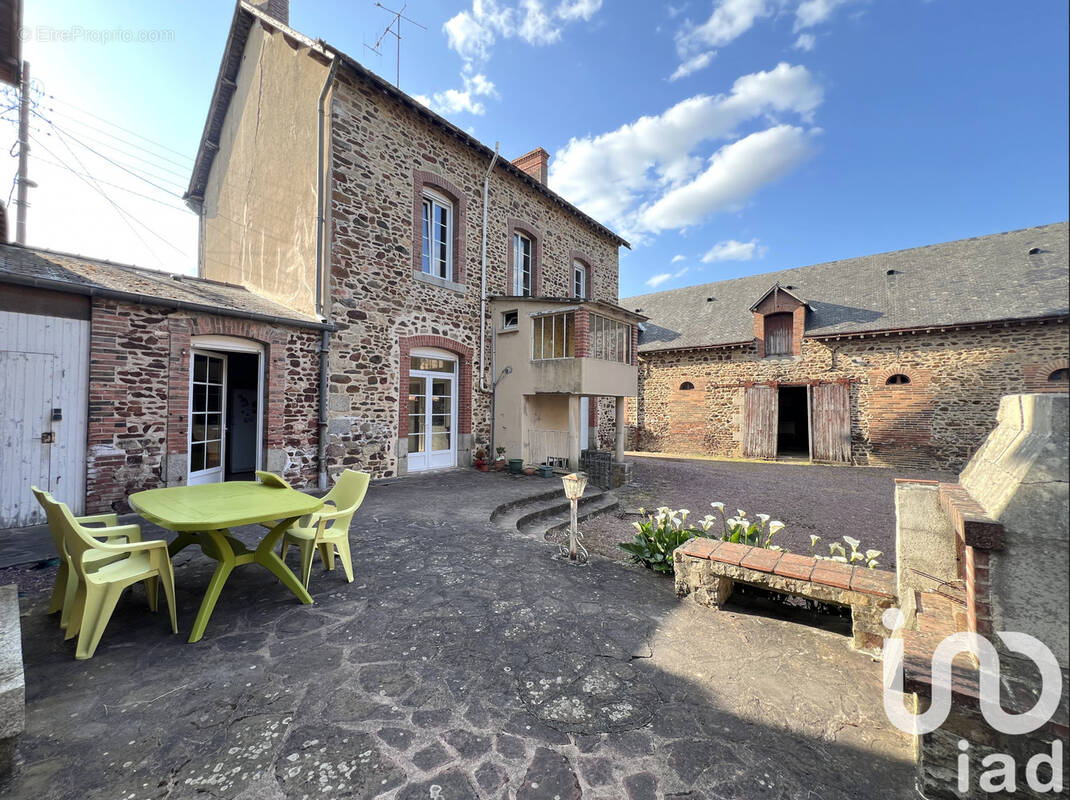 Photo 1 - Maison à MONTSURS