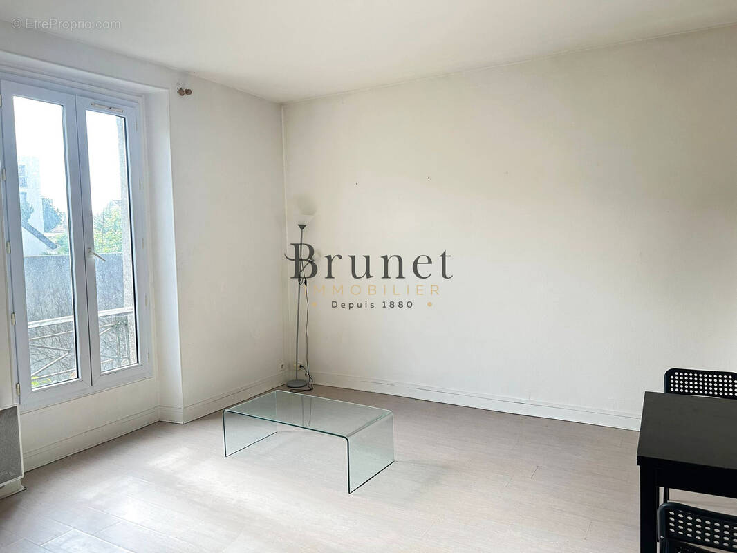 Appartement à SAINT-MAUR-DES-FOSSES