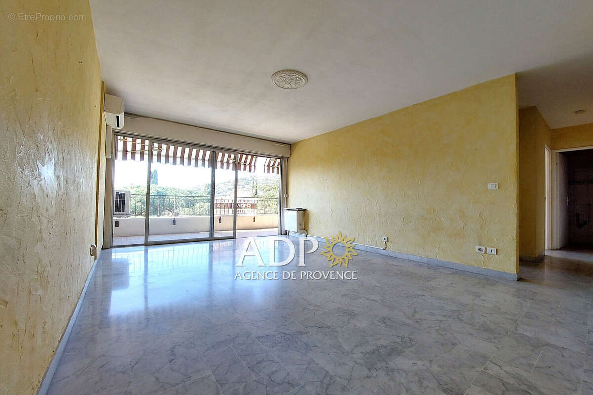 Appartement à MANDELIEU-LA-NAPOULE