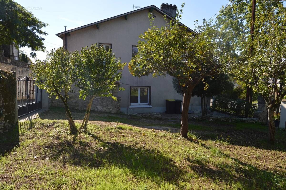 Maison à RUFFEC