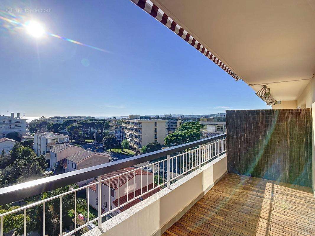 Appartement à SAINT-LAURENT-DU-VAR
