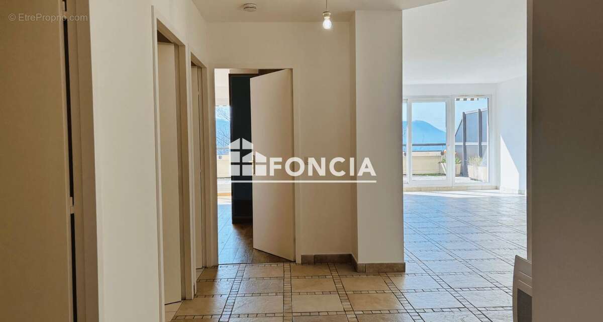 Appartement à CORENC