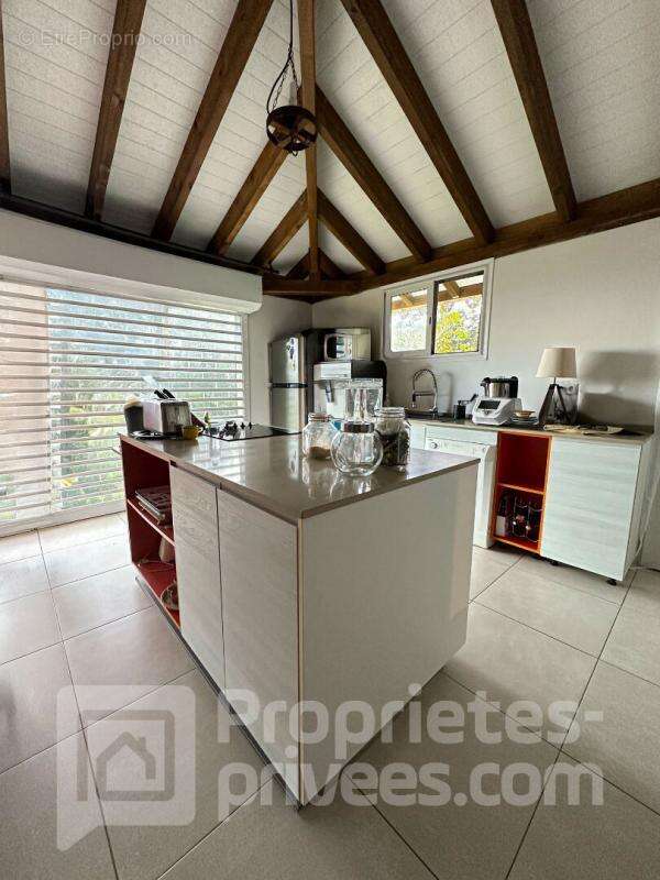 Maison à LES TROIS-ILETS