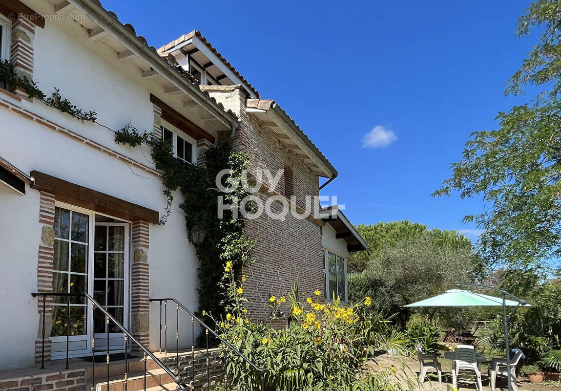 Maison à MONTAIGUT-SUR-SAVE