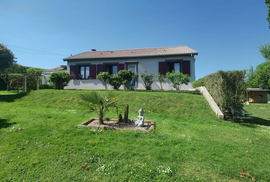 Maison à LORMES