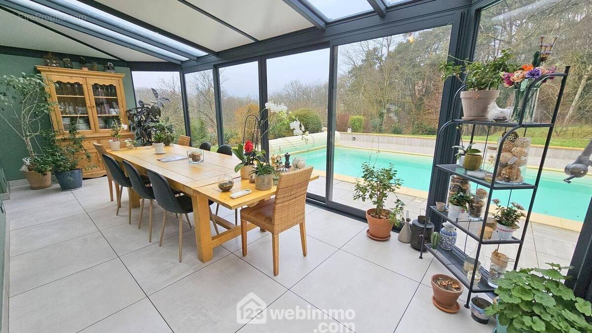 Une véranda avec sa salle à manger de 19 m² toute neuve! - Maison à LA FERTE-ALAIS