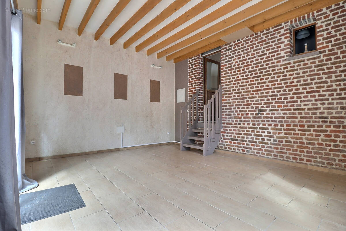 Maison à DOUCHY-LES-MINES