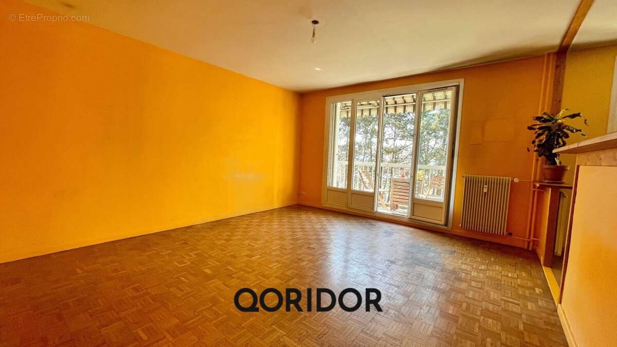 Appartement à LYON-8E