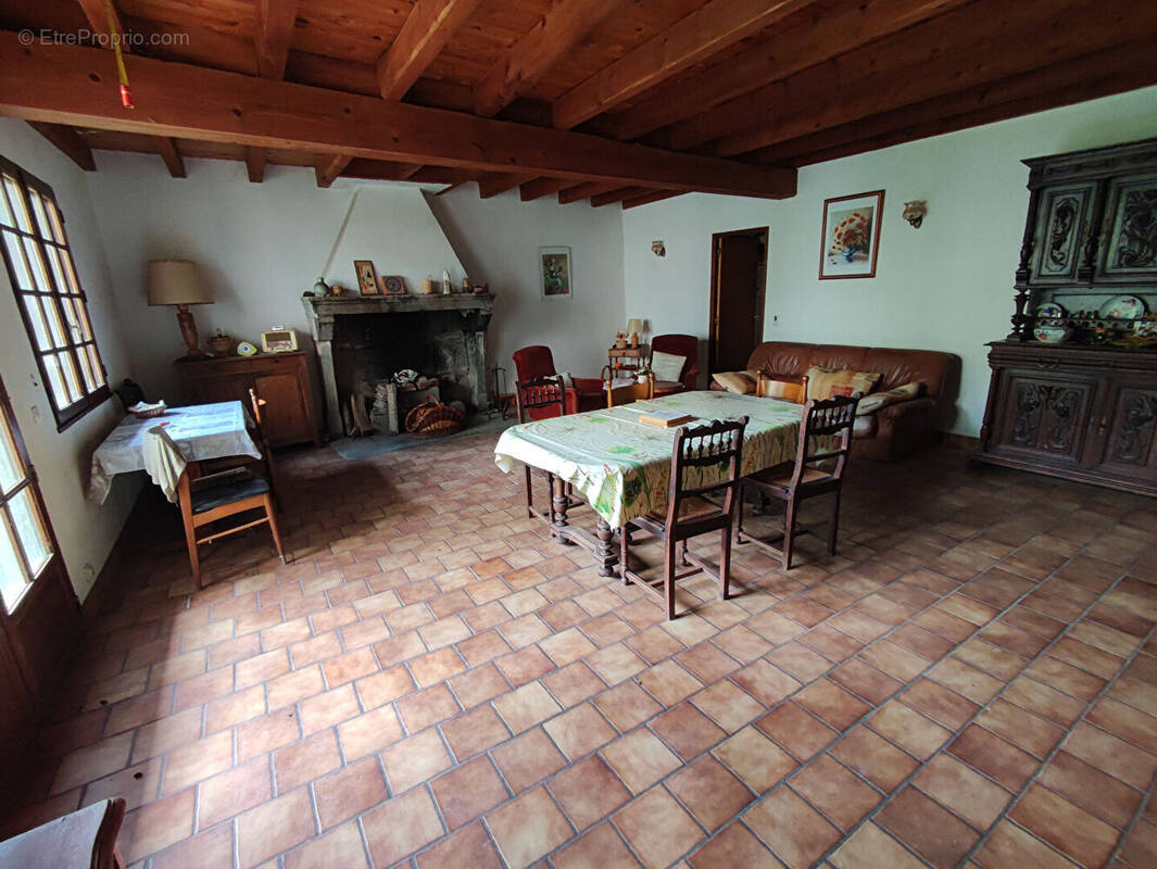 Maison à MANGLIEU
