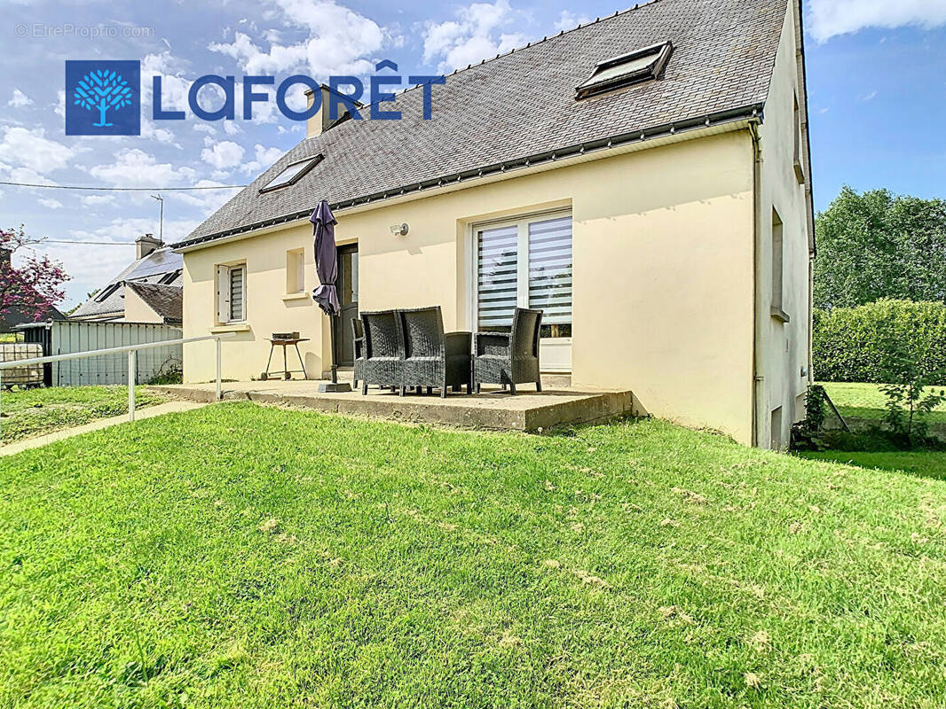 Maison à CLEGUEREC