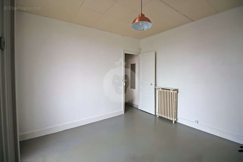 Appartement à SAINT-MAUR-DES-FOSSES