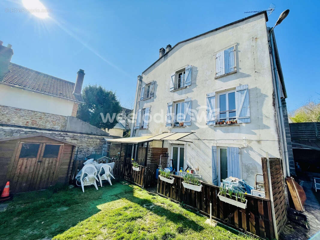 Appartement à JOUY-LE-MOUTIER