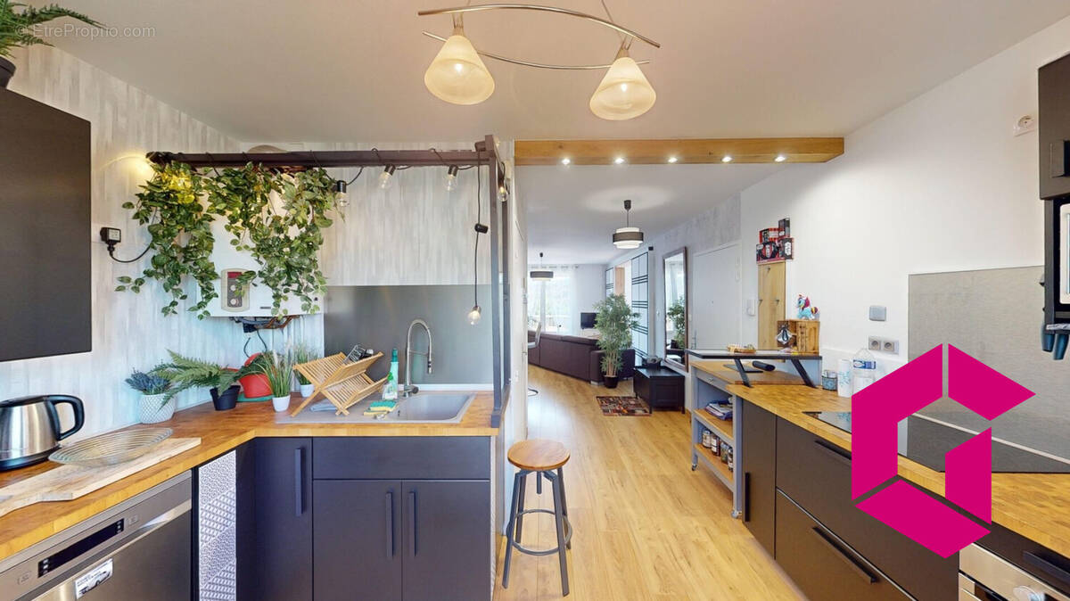 Appartement à UNIEUX