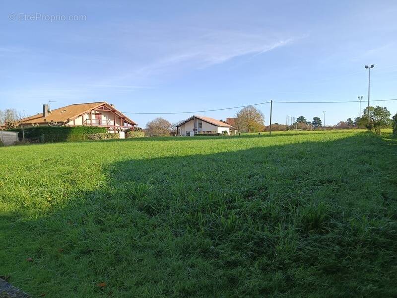 Terrain à AIRE-SUR-L&#039;ADOUR