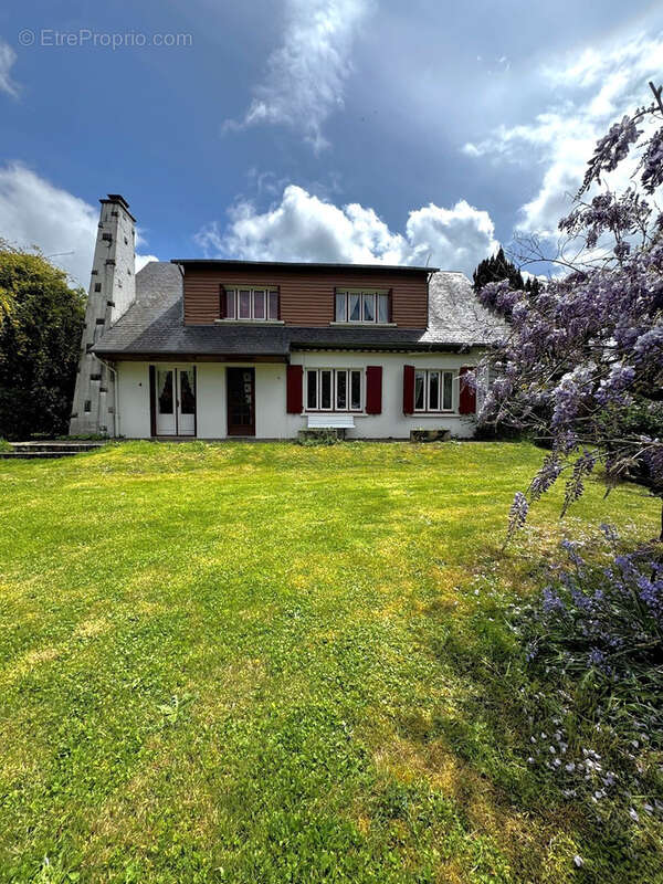 Maison à LUC-LA-PRIMAUBE