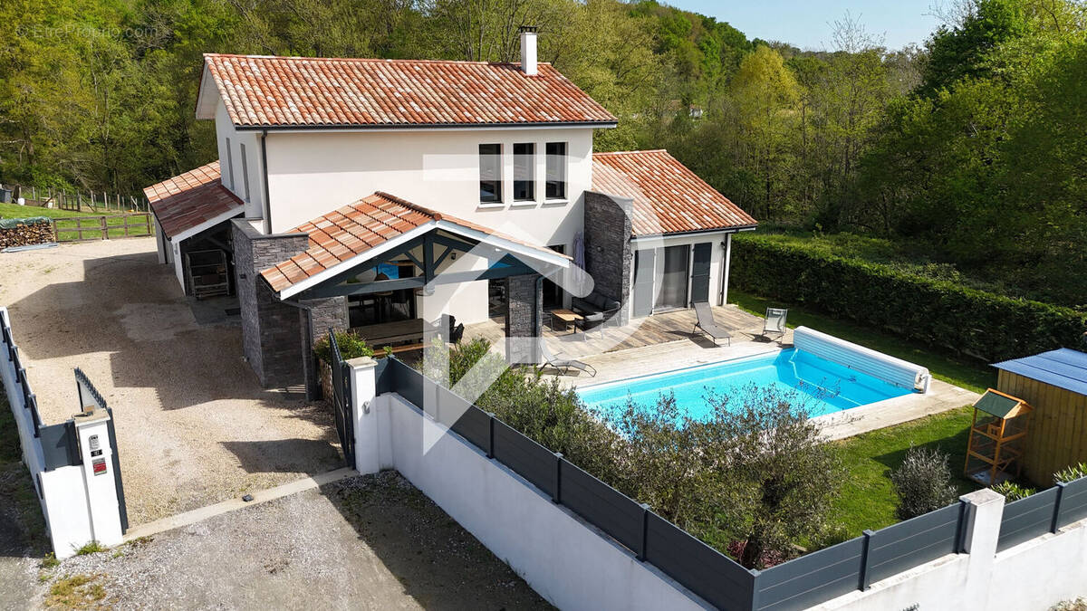 Maison à PEYREHORADE