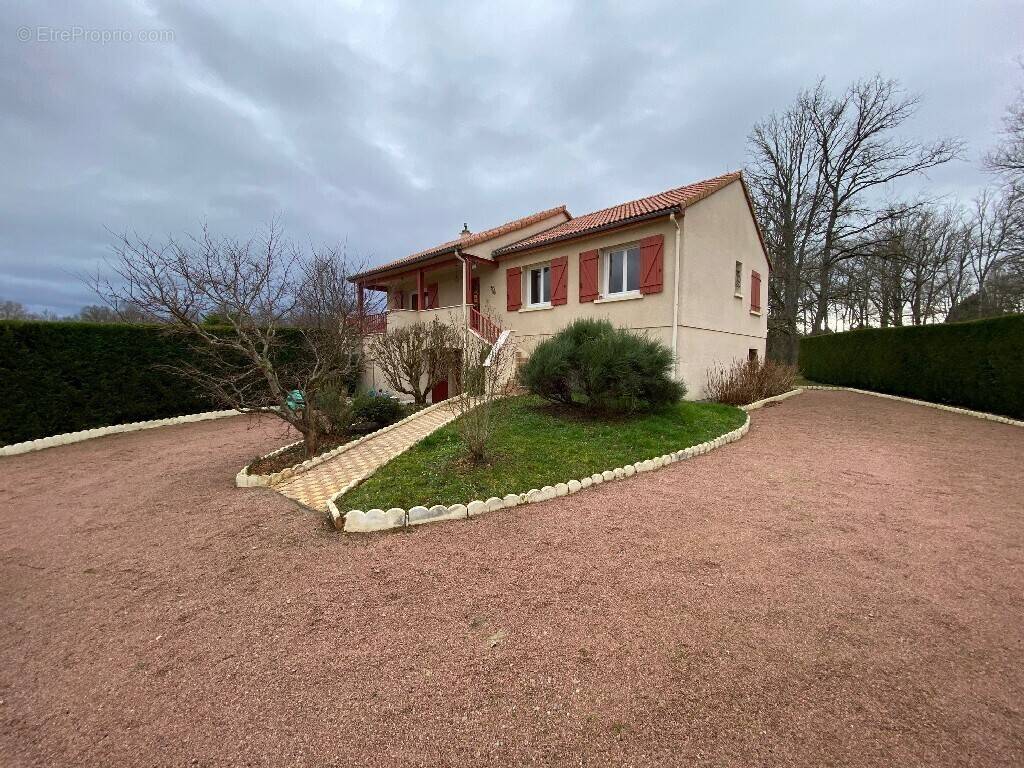 Maison à BELLERIVE-SUR-ALLIER