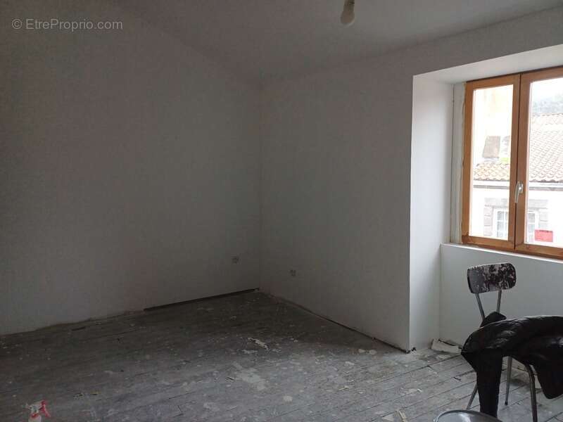 Appartement à THIERS