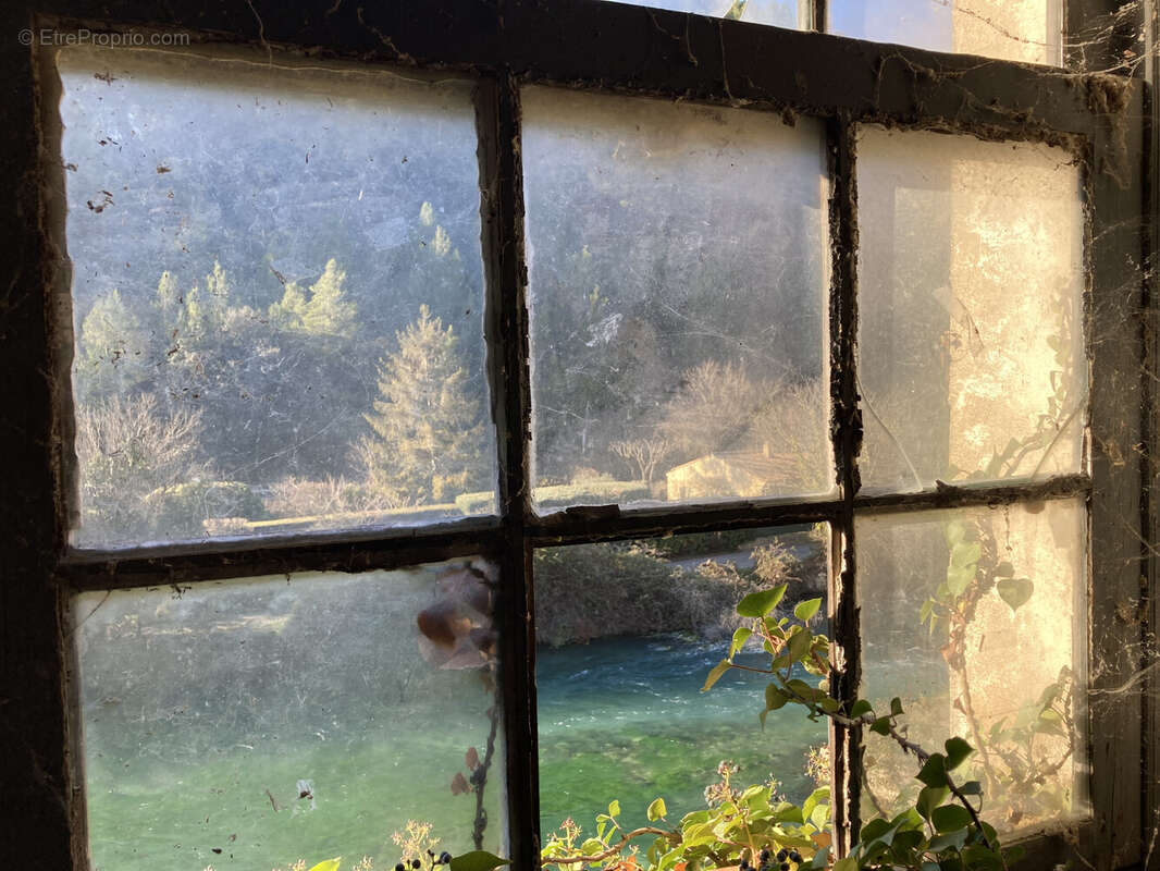 Appartement à FONTAINE-DE-VAUCLUSE