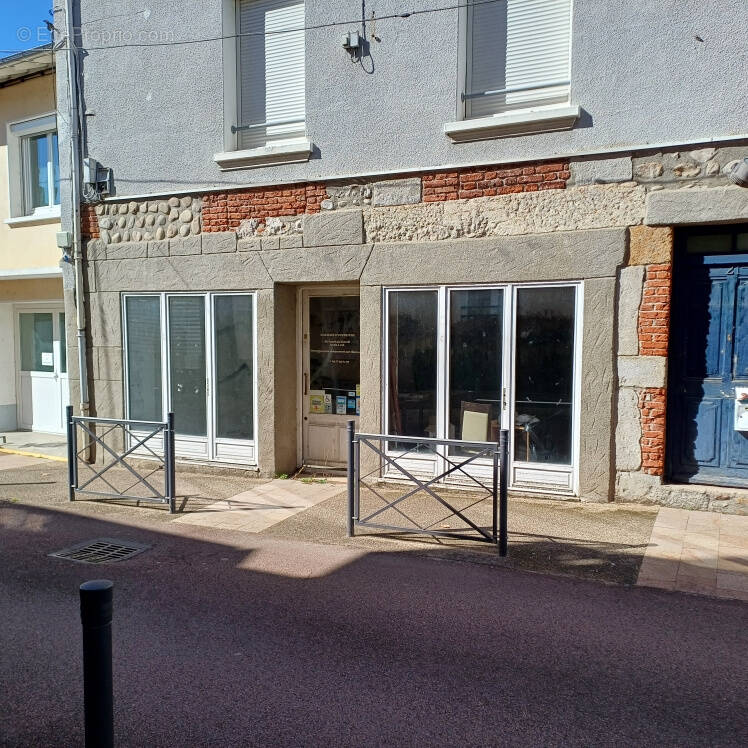 Commerce à ANDREZIEUX-BOUTHEON