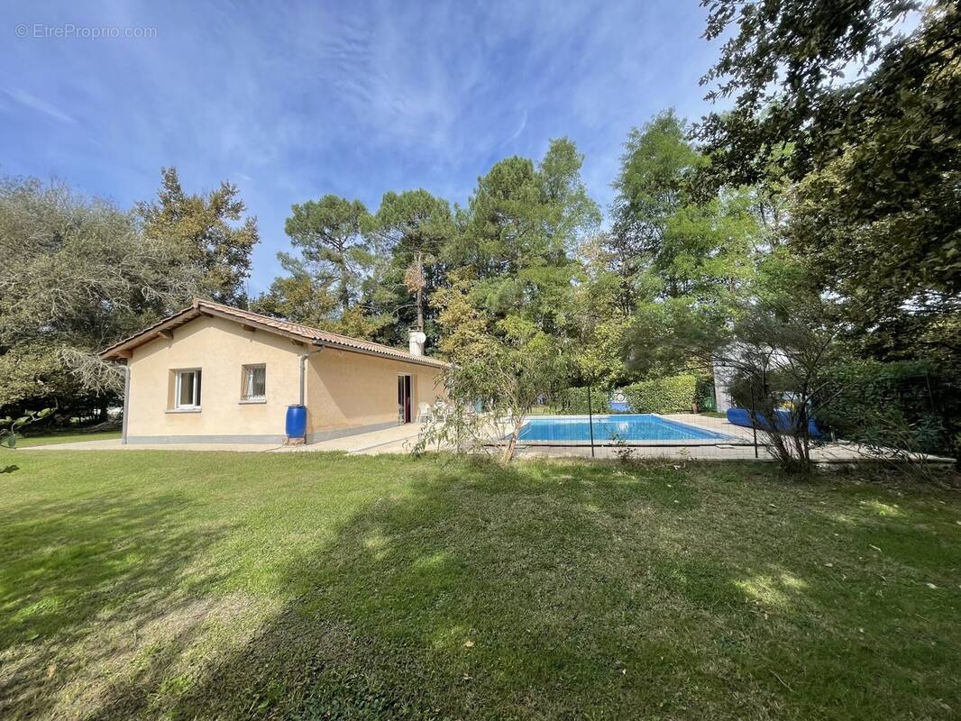 Maison à ROAILLAN