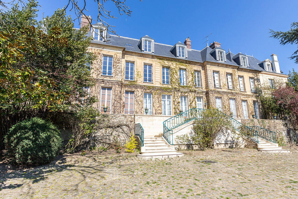 Appartement à VERRIERES-LE-BUISSON