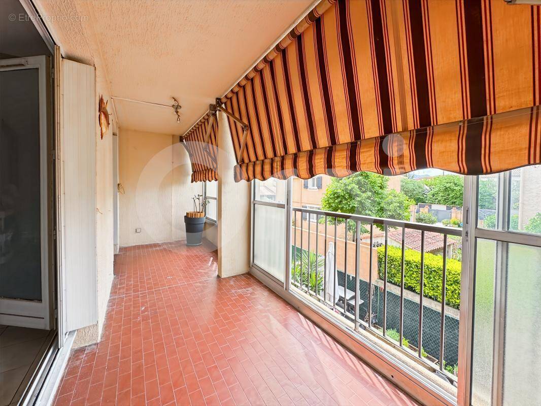Appartement à LA CRAU