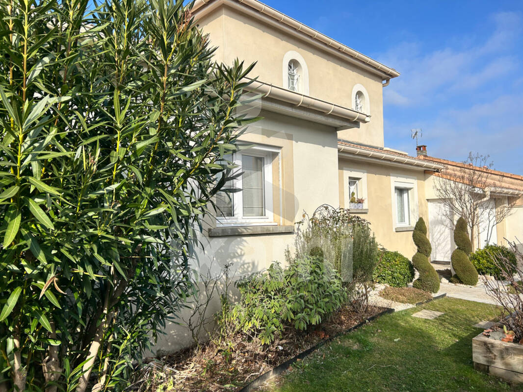 Maison à PORTES-LES-VALENCE