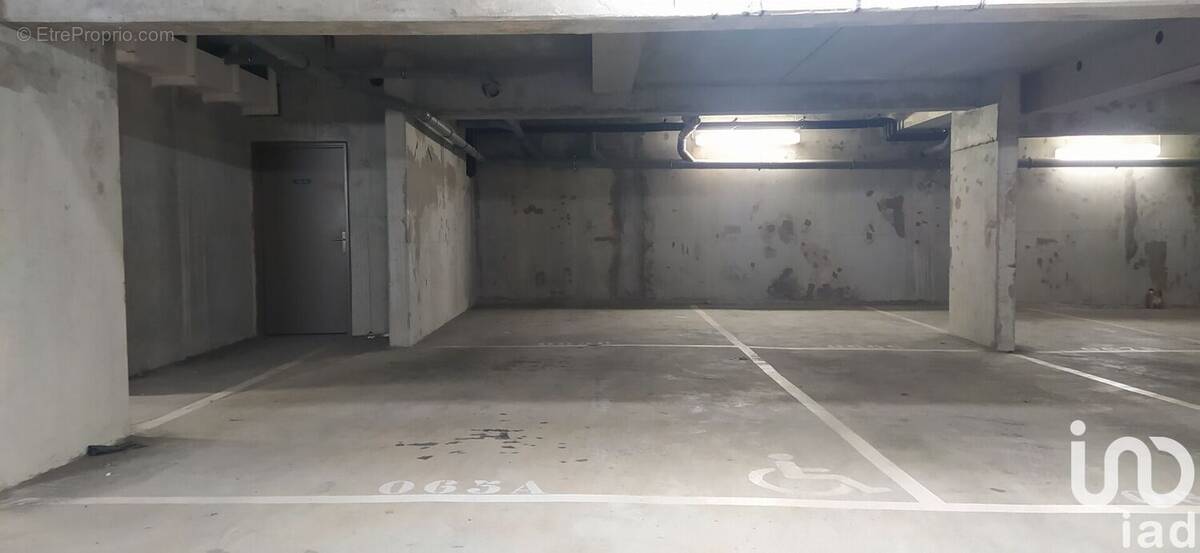 Photo 1 - Parking à CORMEILLES-EN-PARISIS