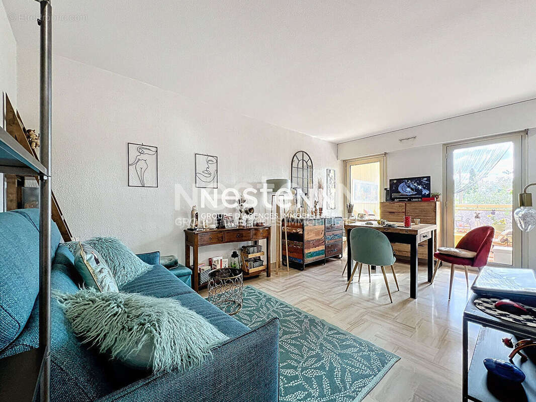 Appartement à VALLAURIS