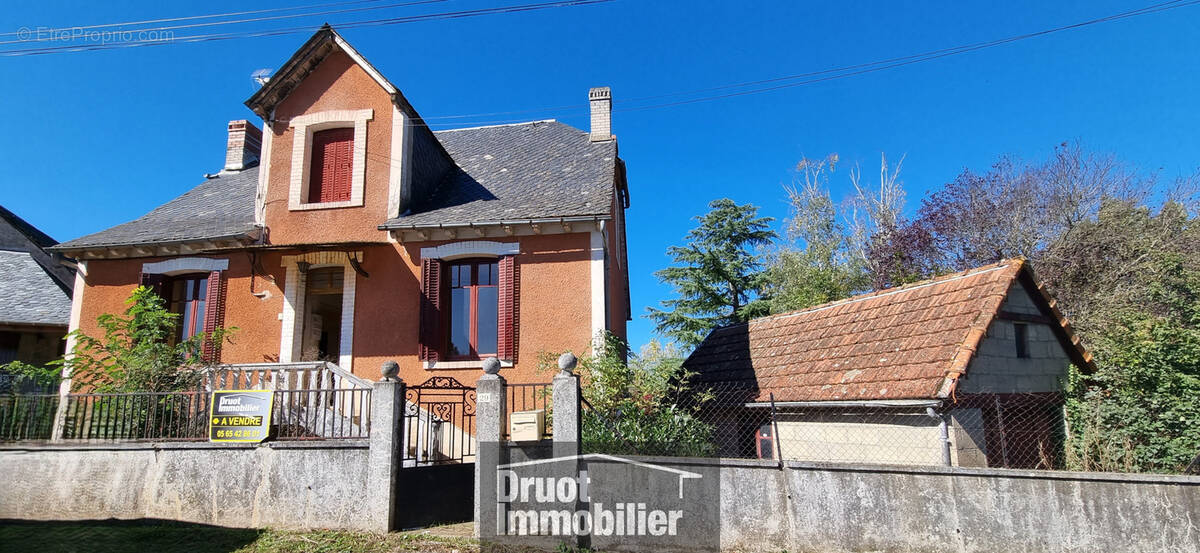 Maison à SAINT-GENIEZ-D&#039;OLT