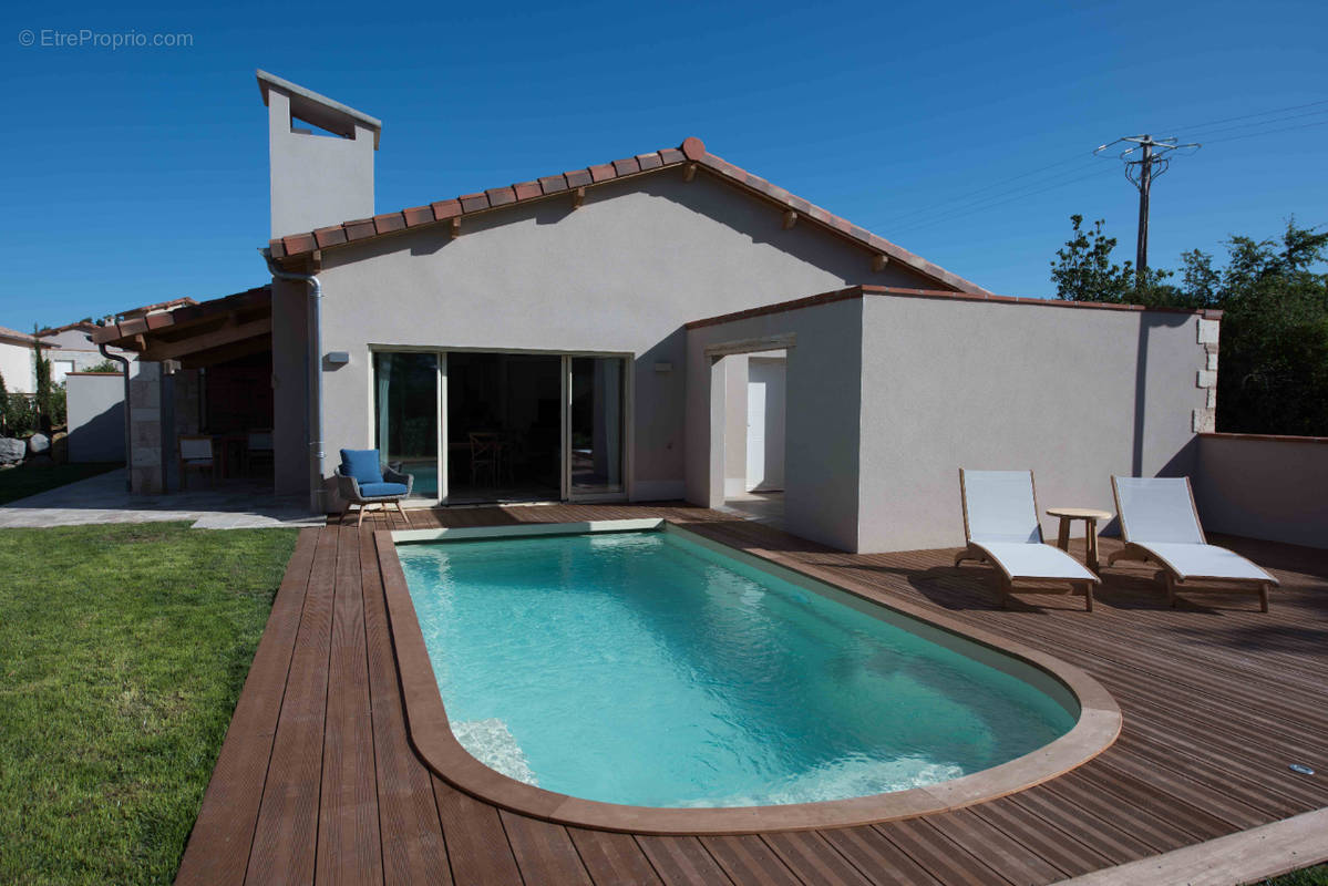 Autre à CASTELNAU-DE-MONTMIRAL