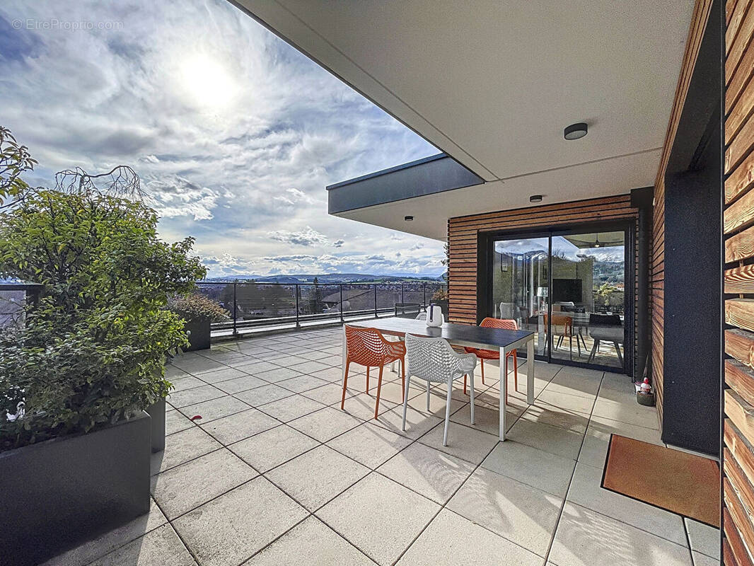 Appartement à PRINGY