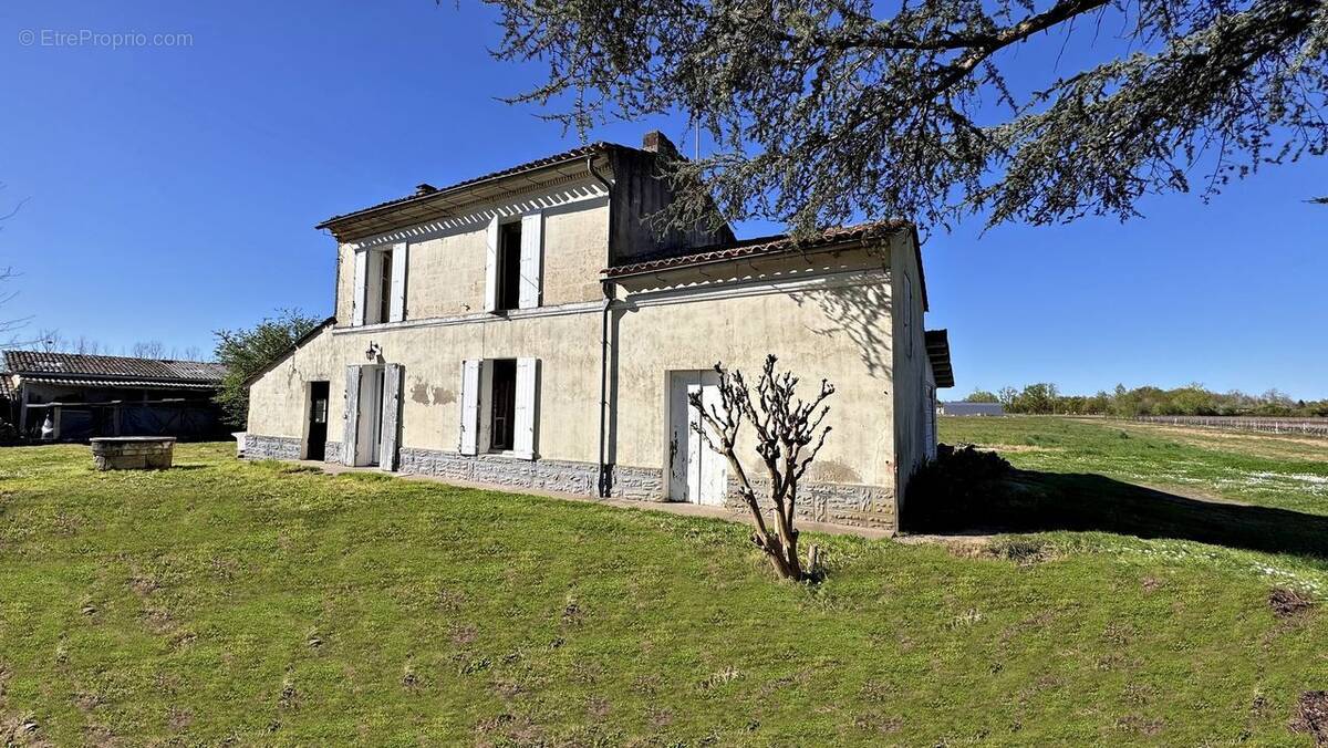 Maison à SAINT-EMILION