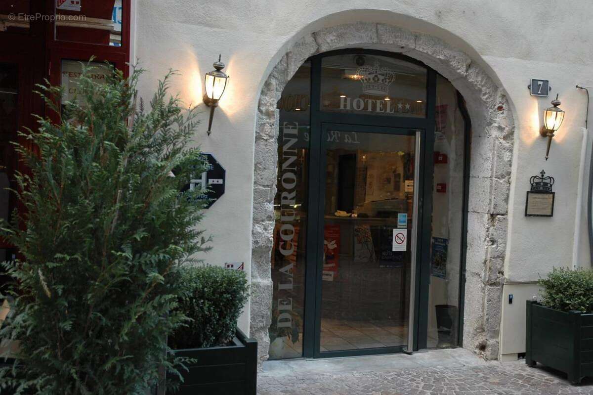 Commerce à AIX-LES-BAINS