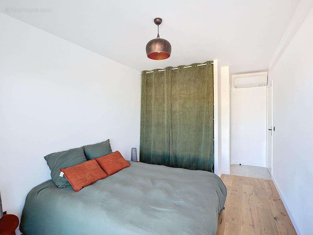 Appartement à SAINT-LAURENT-DU-VAR