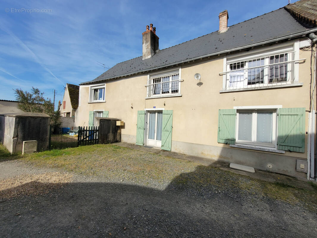 Maison à NOYEN-SUR-SARTHE