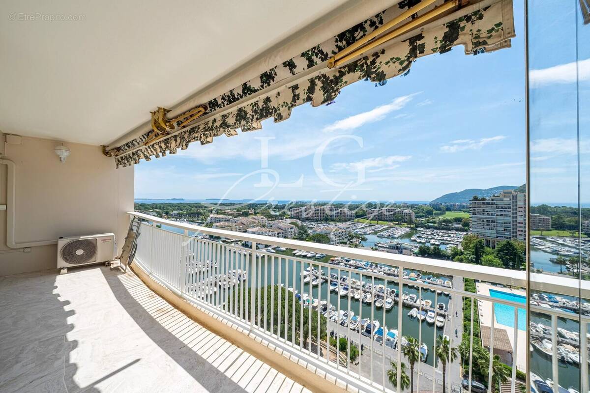 Appartement à MANDELIEU-LA-NAPOULE