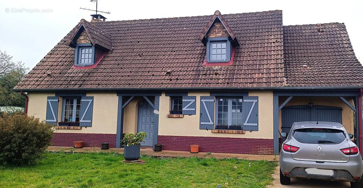 Maison à FEUQUIERES-EN-VIMEU